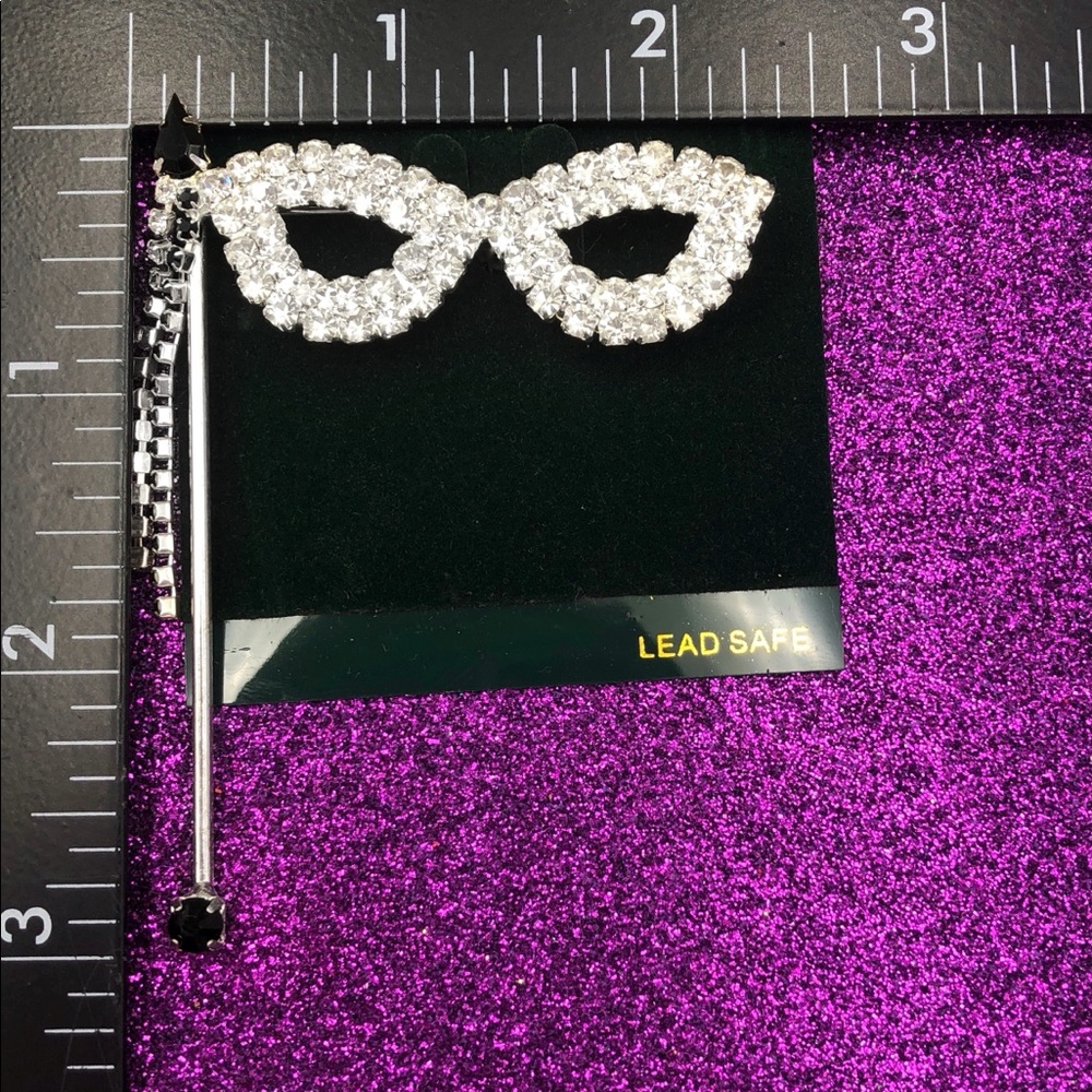 Rhinestone Mask Silver Black Clear Pin Brooch - Picture 2 of 2
